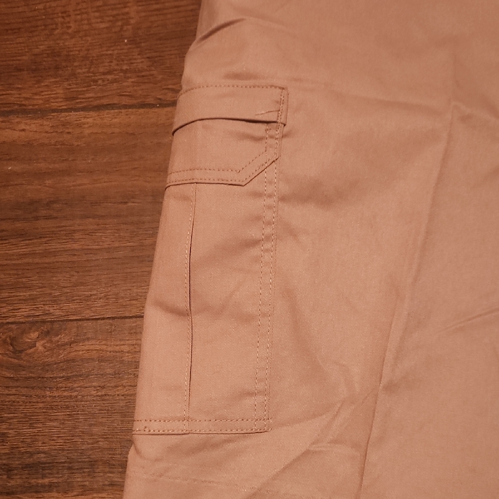 Dickies Men's Beige Cargo Shorts - Picture 4 of 7